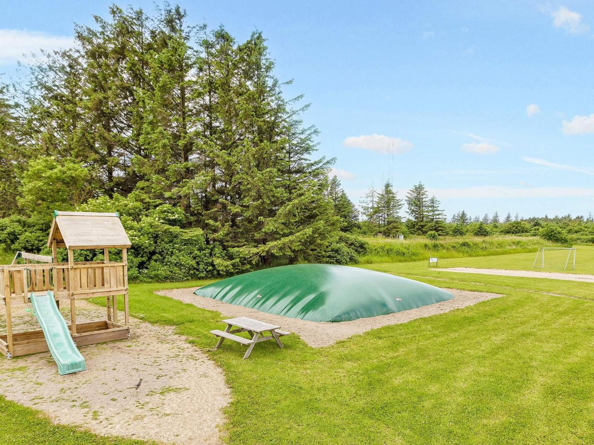 6 Person Holiday Home On A Holiday Park In 한스트홀름 외부 사진